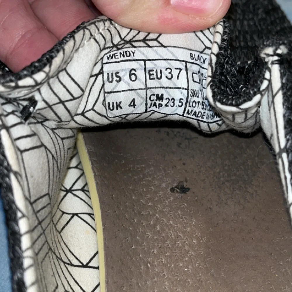 Hey Dude Kids Shoes Size 6